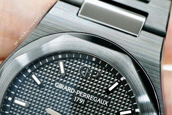 Girard Perregaux Laureato 38mm Ceramic