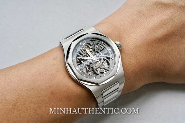 Girard Perregaux Laureato Skeleton 81015-11-001-11A Hand on