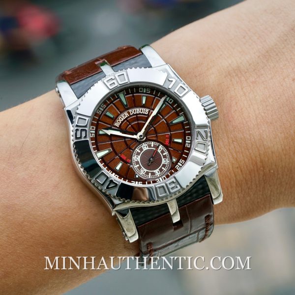 Roger Dubuis Easy Diver 40mm SE40 14 9 B.53R