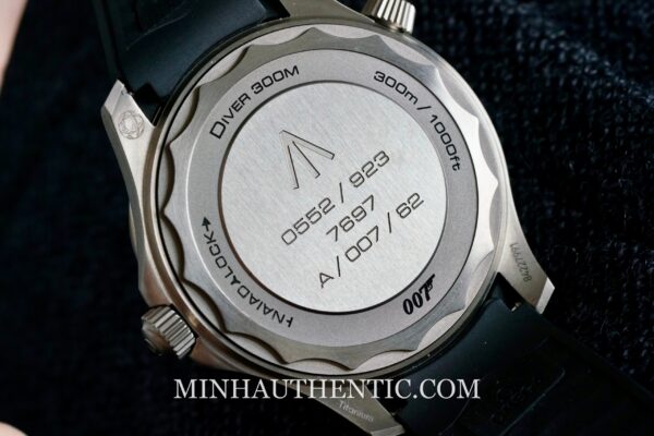 Omega Seamaster Diver 300m 007 Edition 210.92.42.20.01.001 - Hình ảnh 12