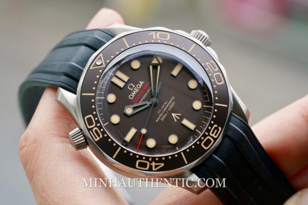 Omega Seamaster Diver 300m 007 Edition 210.92.42.20.01.001 - Hình ảnh 5