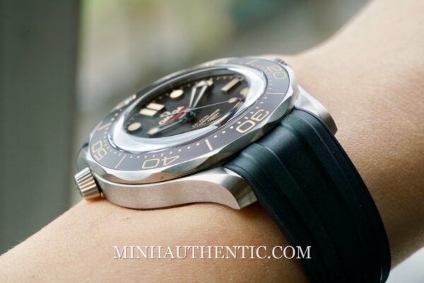 Omega Seamaster Diver 300m 007 Edition 210.92.42.20.01.001 - Hình ảnh 20