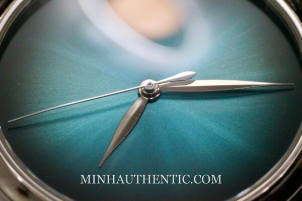 H. Moser & Cie Endeavour Centre Seconds Concept Blue Lagoon 1200-0206