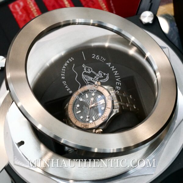 Omega Seamaster Diver 300m special box