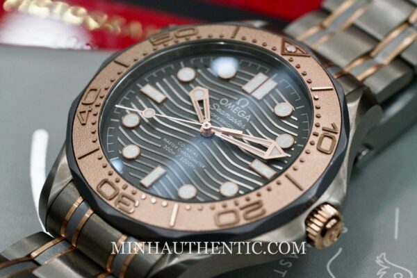 Omega Seamaster Diver 300M Titanium/Tantalum/Sedna Gold 210.60.42.20.99.001 - Hình ảnh 8