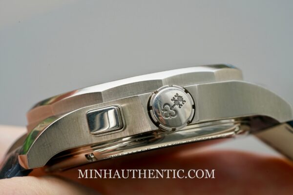 Corum Admiral's Cup Seafender Tourbillon GMT White Gold - Hình ảnh 9