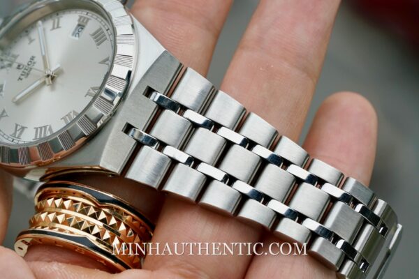 Tudor Royal 38mm Silver M28500-0001