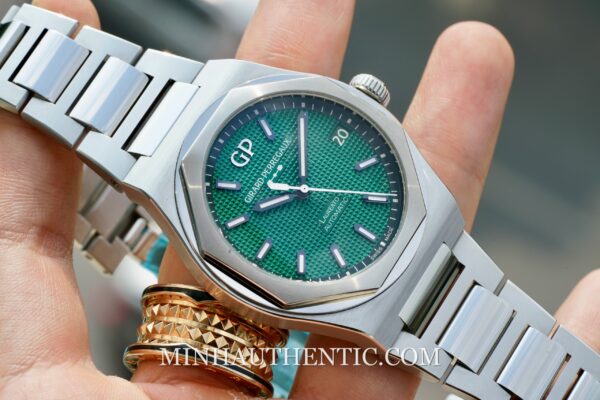 Girard Perrgaux Laureato 42mm Green 81010-11-3153-1CM