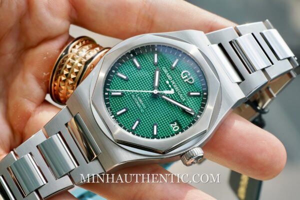 Girard Perrgaux Laureato 42mm Green 81010-11-3153-1CM