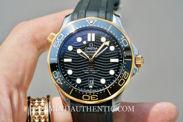 Omega Seamaster Diver 300m Yellow Gold Steel Rubber 210.22.42.20.01.001